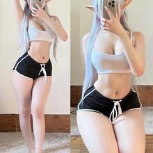  Nude