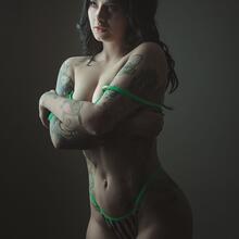  Nude