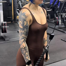  Nude