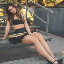  Nude