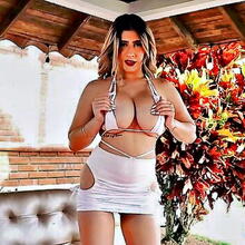  Nude