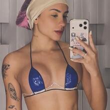 Nude