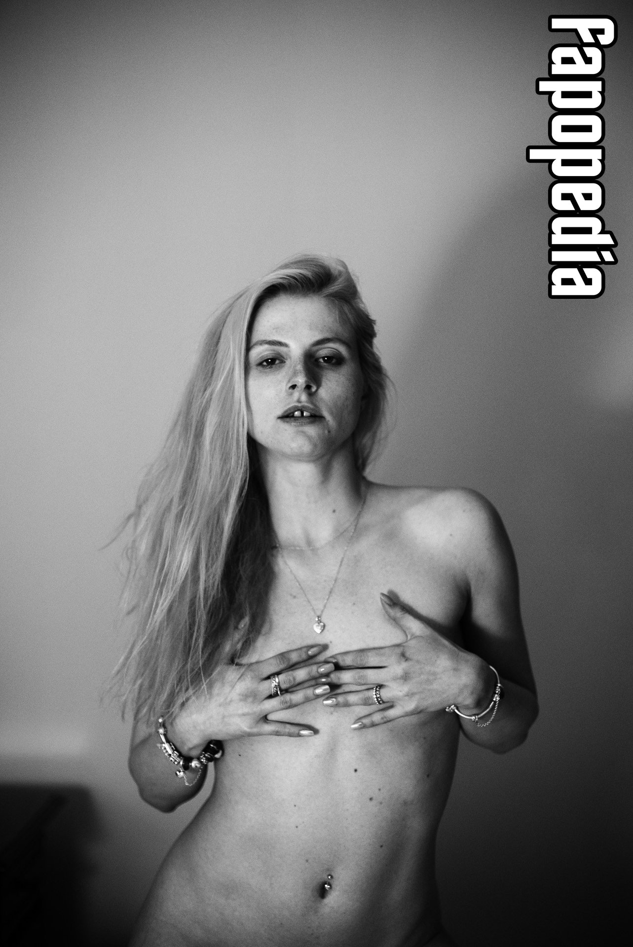 Takha Filatova nude photos