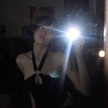  Nude