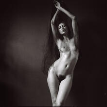  Nude