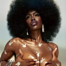  Nude