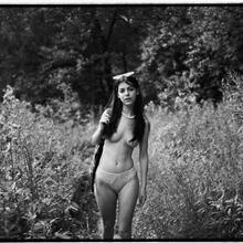  Nude