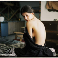  Nude