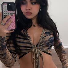  Nude