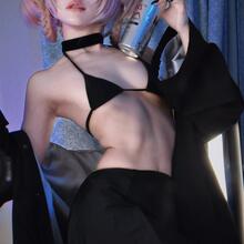  Nude