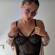  Nude