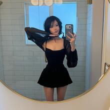  Nude