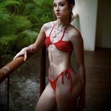  Nude