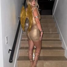  Nude