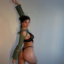  Nude
