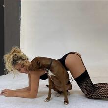  Nude