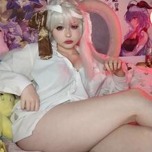  Nude