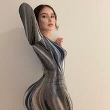  Nude