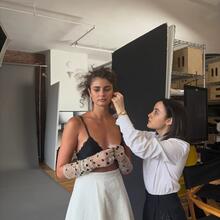  Nude