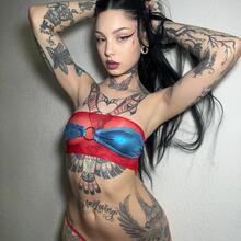  Nude
