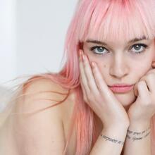  Nude