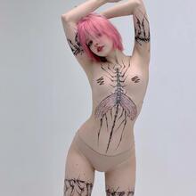  Nude