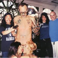  Nude