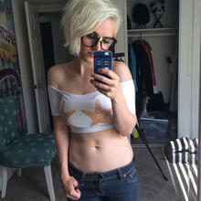  Nude