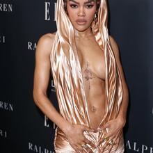  Nude