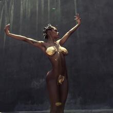  Nude