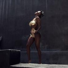  Nude