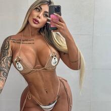  Nude