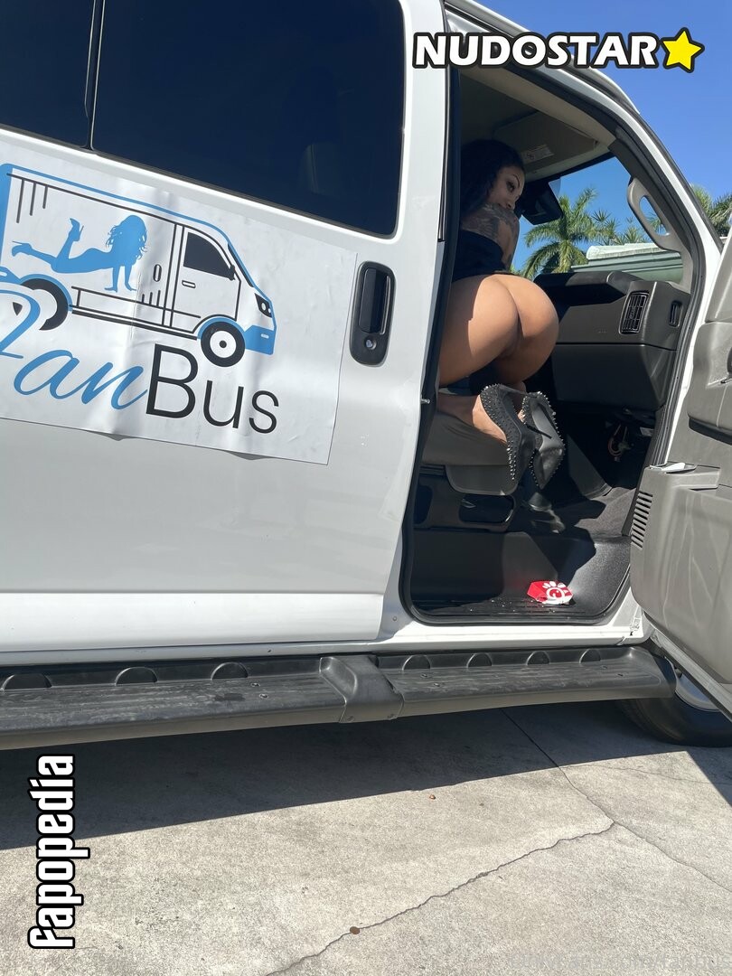 The Fan Bus Nude OnlyFans Leaks