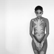  Nude