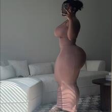  Nude