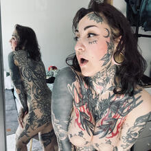  Nude