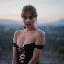  Nude