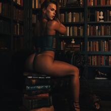  Nude