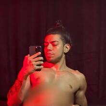 Nude