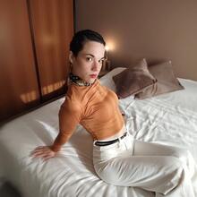  Nude
