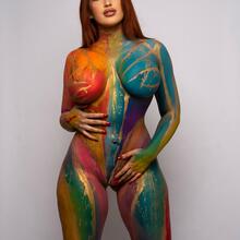  Nude