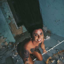 Nude