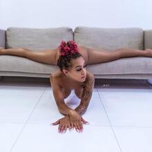  Nude
