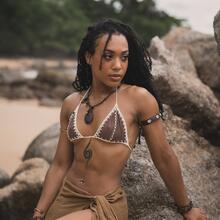  Nude