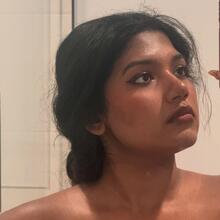  Nude