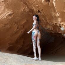  Nude