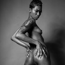  Nude