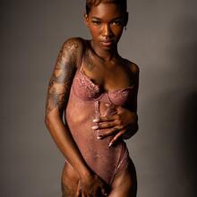  Nude