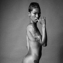  Nude