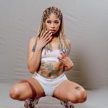  Nude